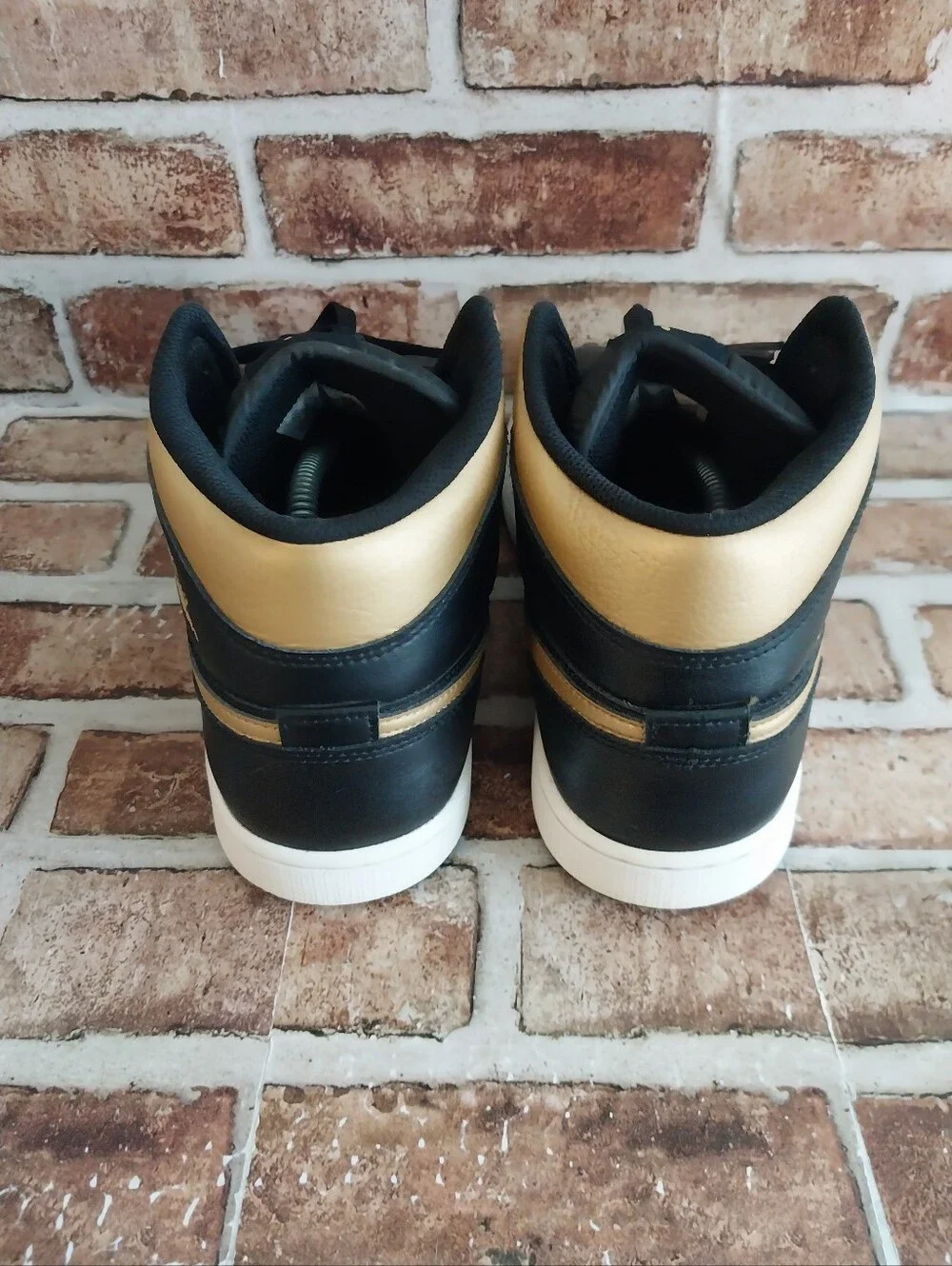 Pre-owned 2024 Jordan 1 Mid